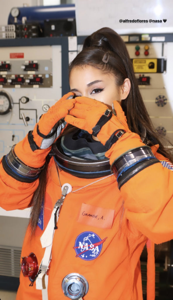 Ariana Grande se u NASA obukla kao astronaut!