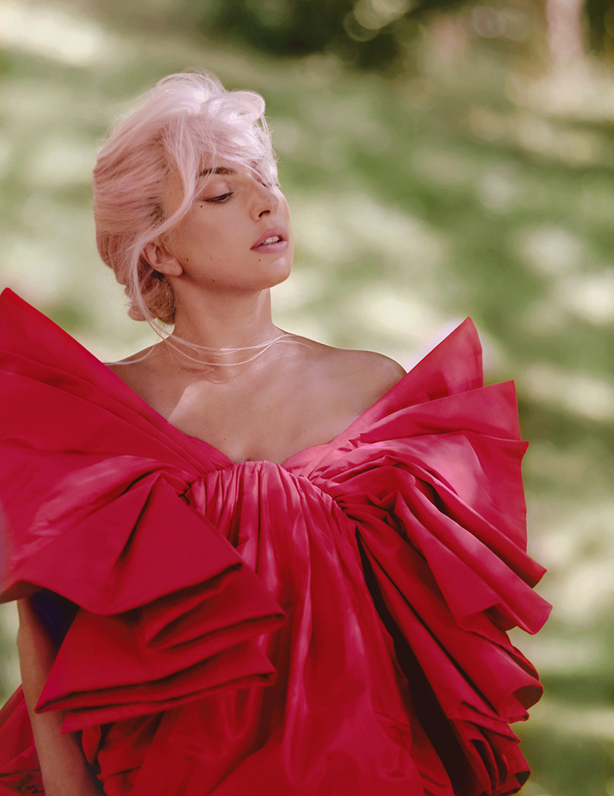 Lady Gaga blista u kampanji za parfem Voce Viva