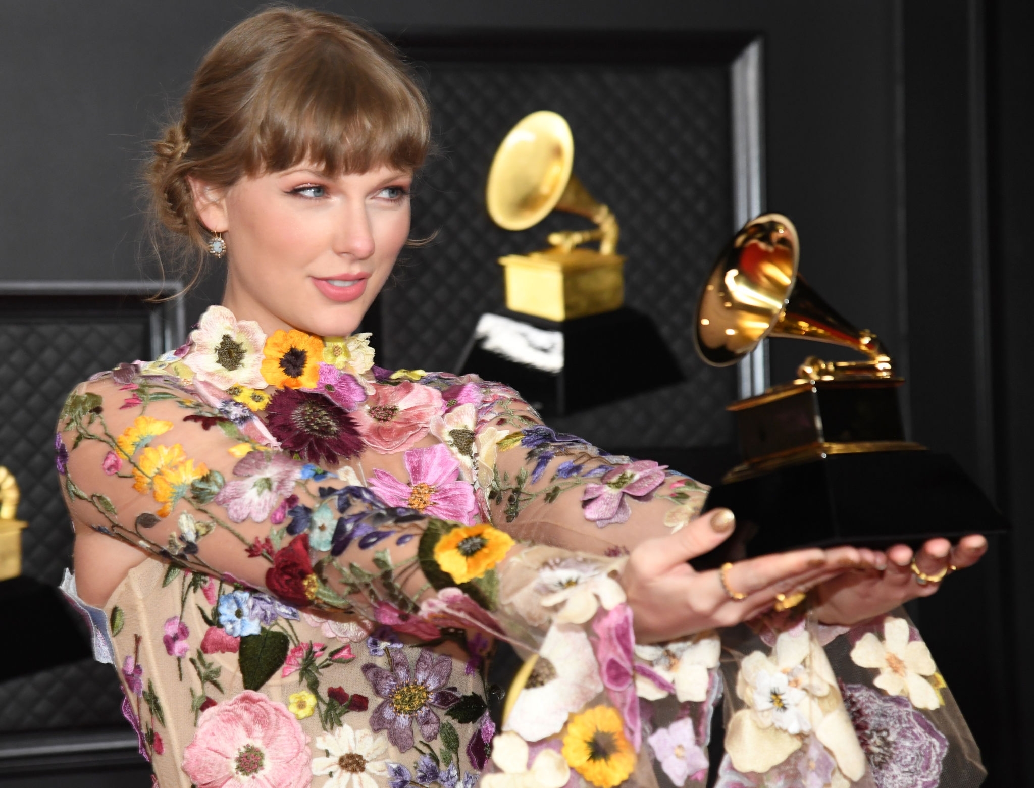 Taylor Swift ispisuje istoriju – treći puta nagrađena Grammyjem za najbolji album