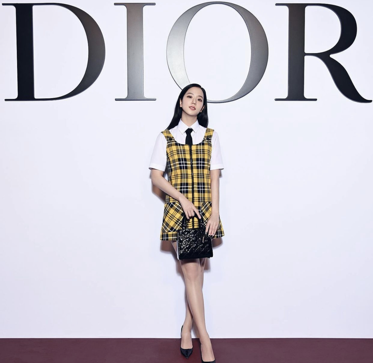 Jisso (BLACKPINK) sa očaravajućim pramenovima na Pariskoj nedelji mode