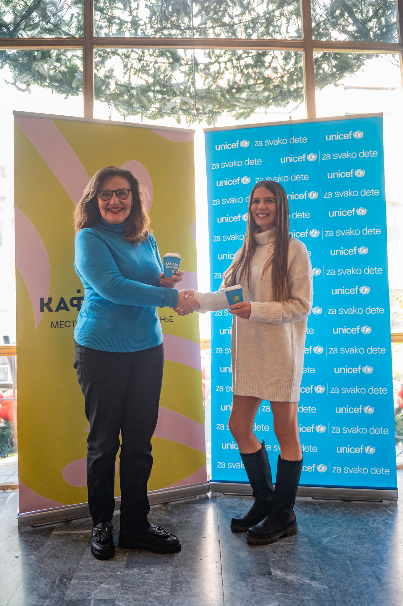 SARADNJA UNICEF-a I KAFETERIJE: Plava kafa za podršku mentalnom zdravlju mladih u Srbiji