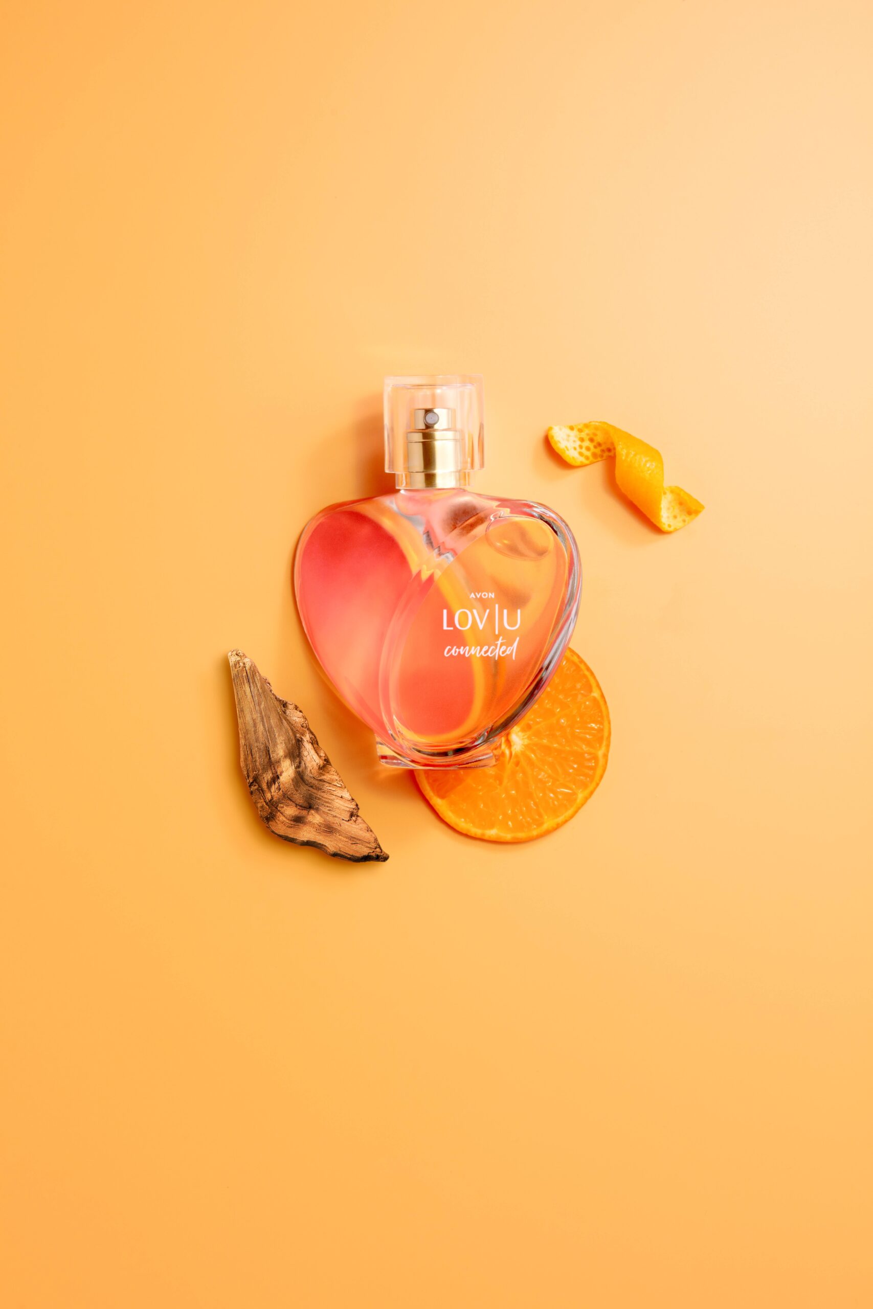 Avon vam predstavlja parfem LovU Connected