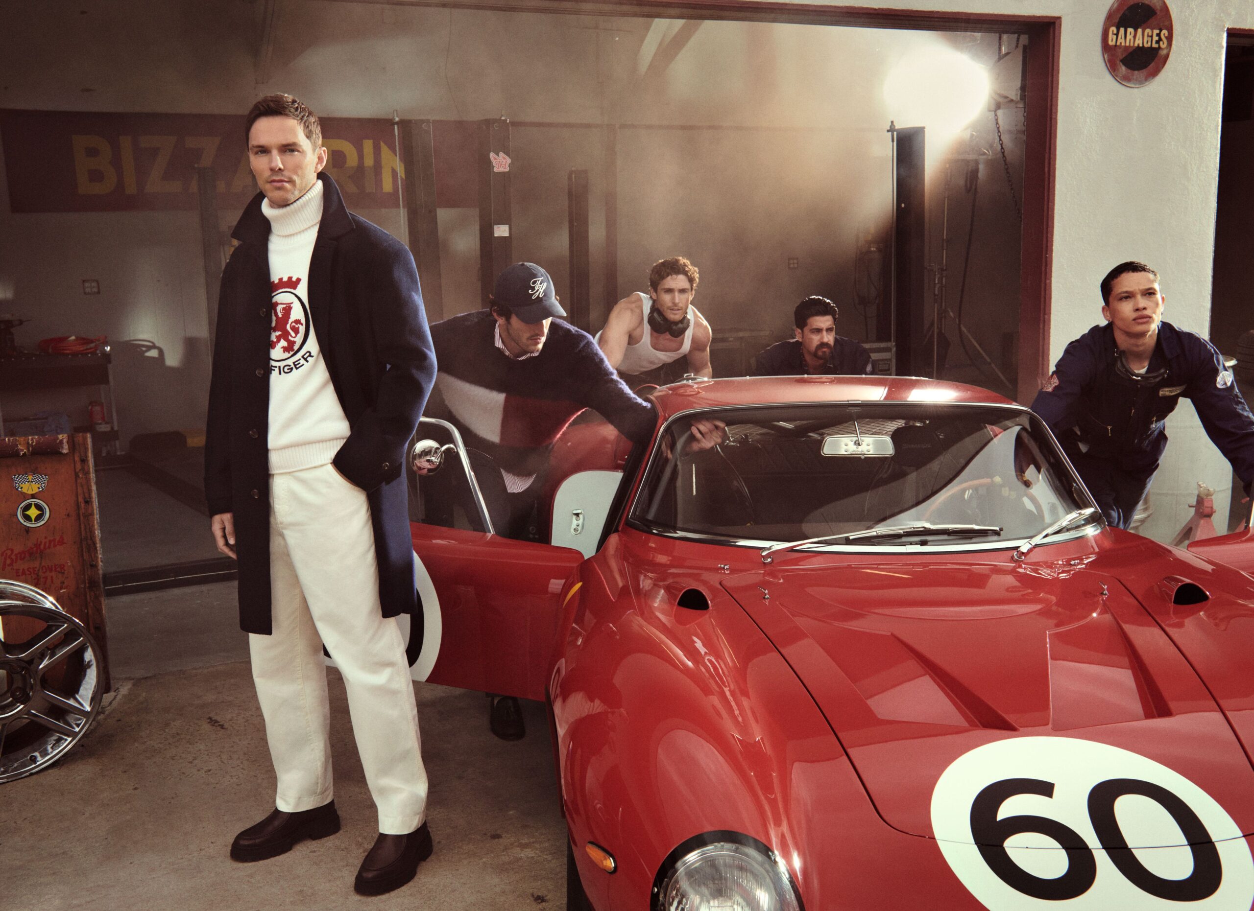 Tommy Hilfiger predstavlja jesenju kampanju 2025: „The Hilfiger Racing Club”