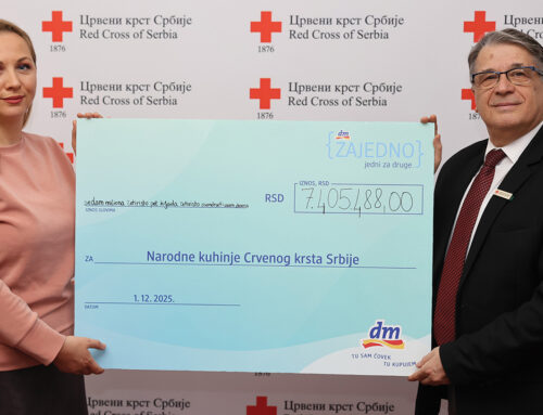 Još jedan Giving Friday obeležen solidarnošću: dm donirao preko sedam miliona dinara Narodnim kuhinjama Crvenog krsta Srbije