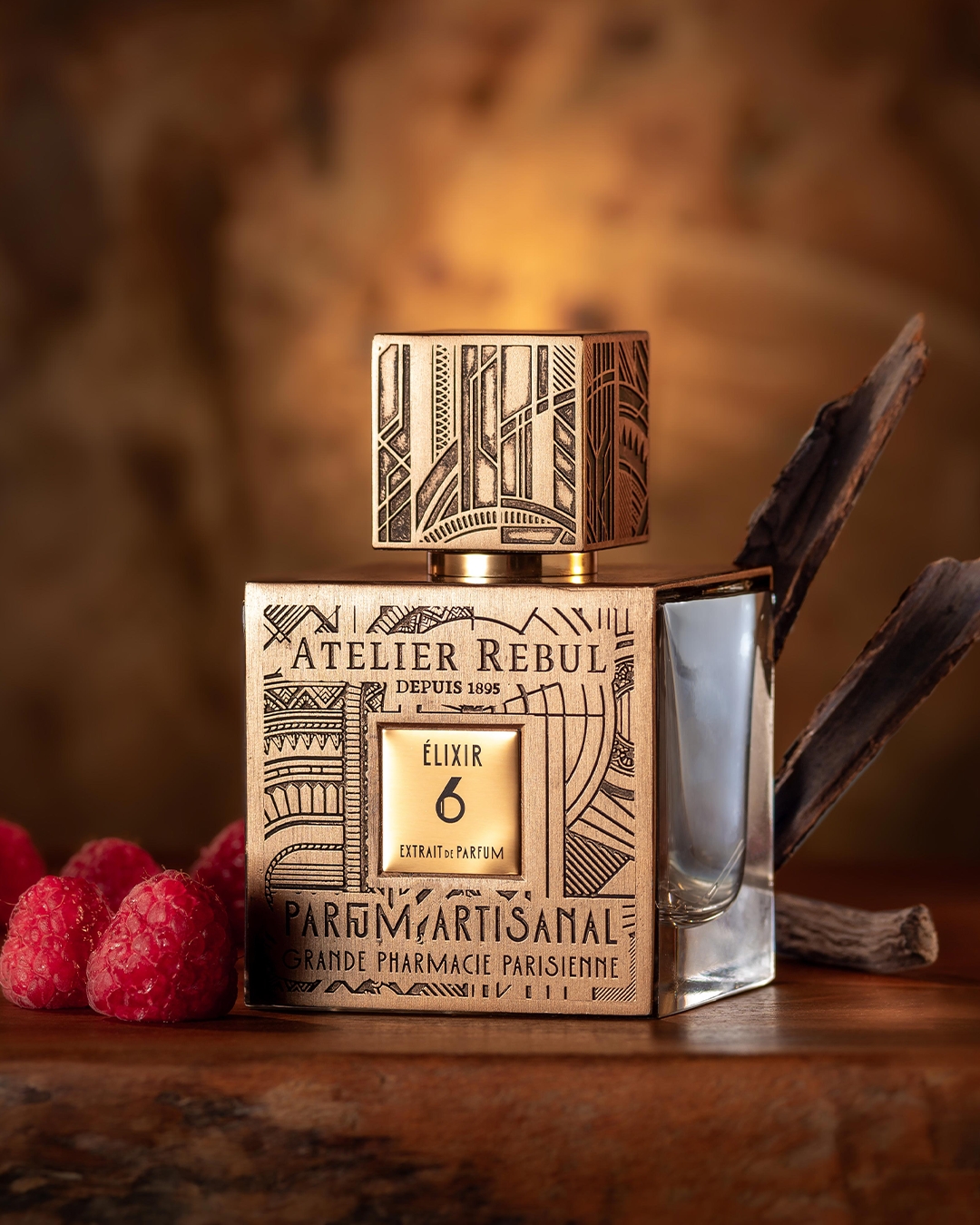 Atelier Rebul donosi 7 nišnih parfema koji se međusobno dopunjuju i otvaraju mogućnost za višeslojnu kompoziciju nota