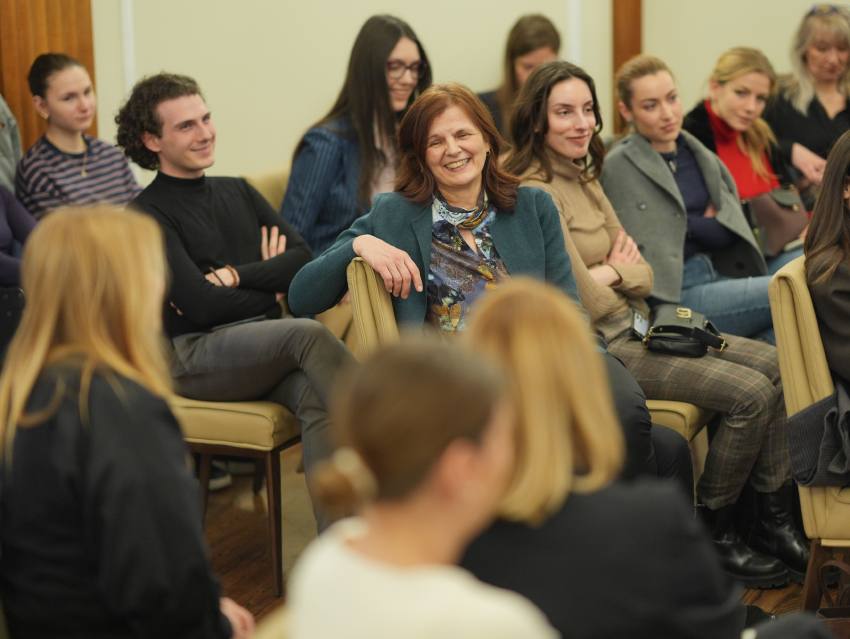 Ona i nauka: Putevi mladih naučnica