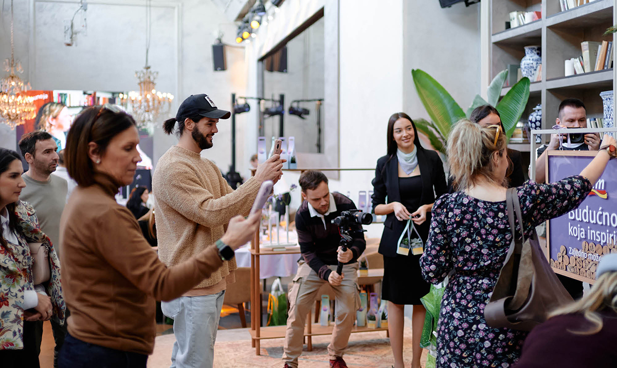 „Budućnost koja inspiriše“: dm pokrenuo inicijativu koja vraća veru u snagu pojedinca i zajednice