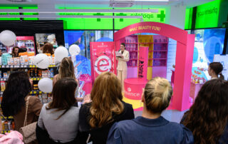 Essence doneo beauty zabavu u Novi Sad