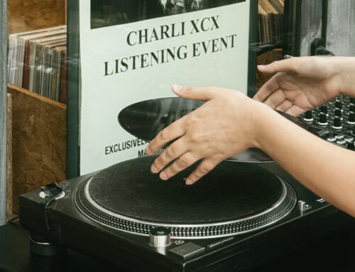 Beograd među prvim stanicama nove ere Charli xcx: Objavljen album „Music, Fashion, Film“ uz ekskluzivno preslušavanje u MASCOMSTORE